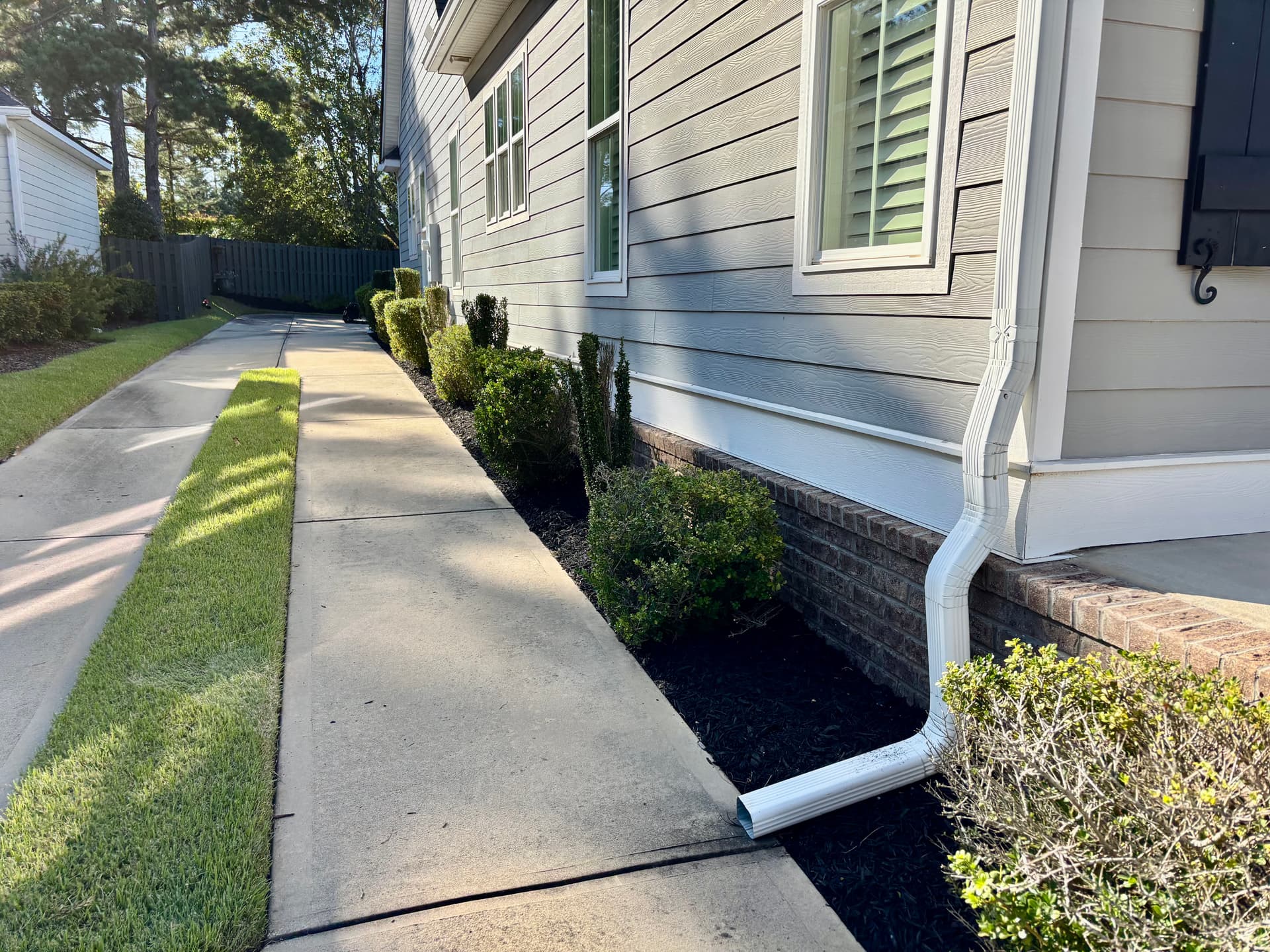 Gallery photos for Lush Landscape Refresh with Mulch: Image #2