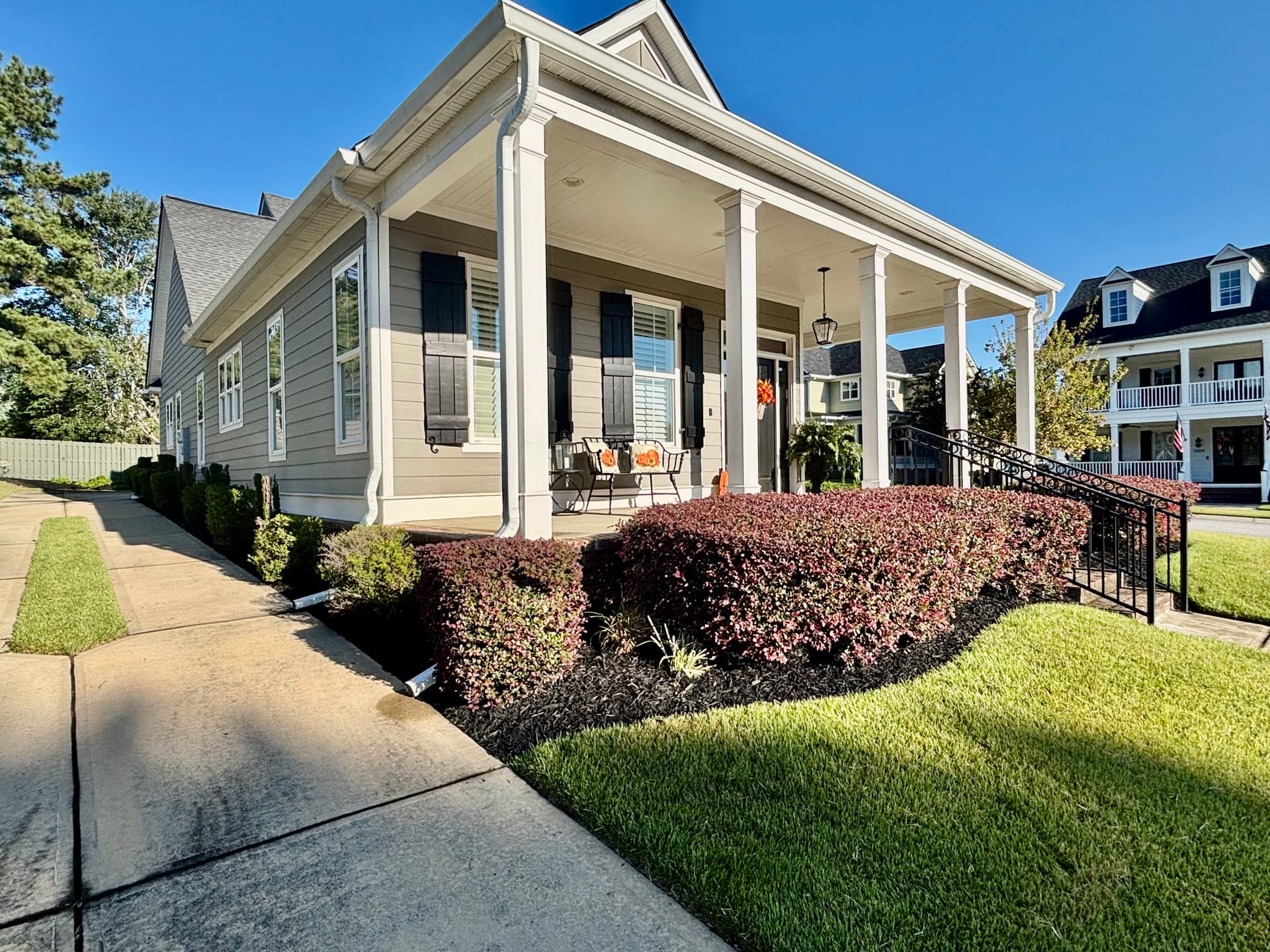 Gallery photos for Lush Landscape Refresh with Mulch: Image #1