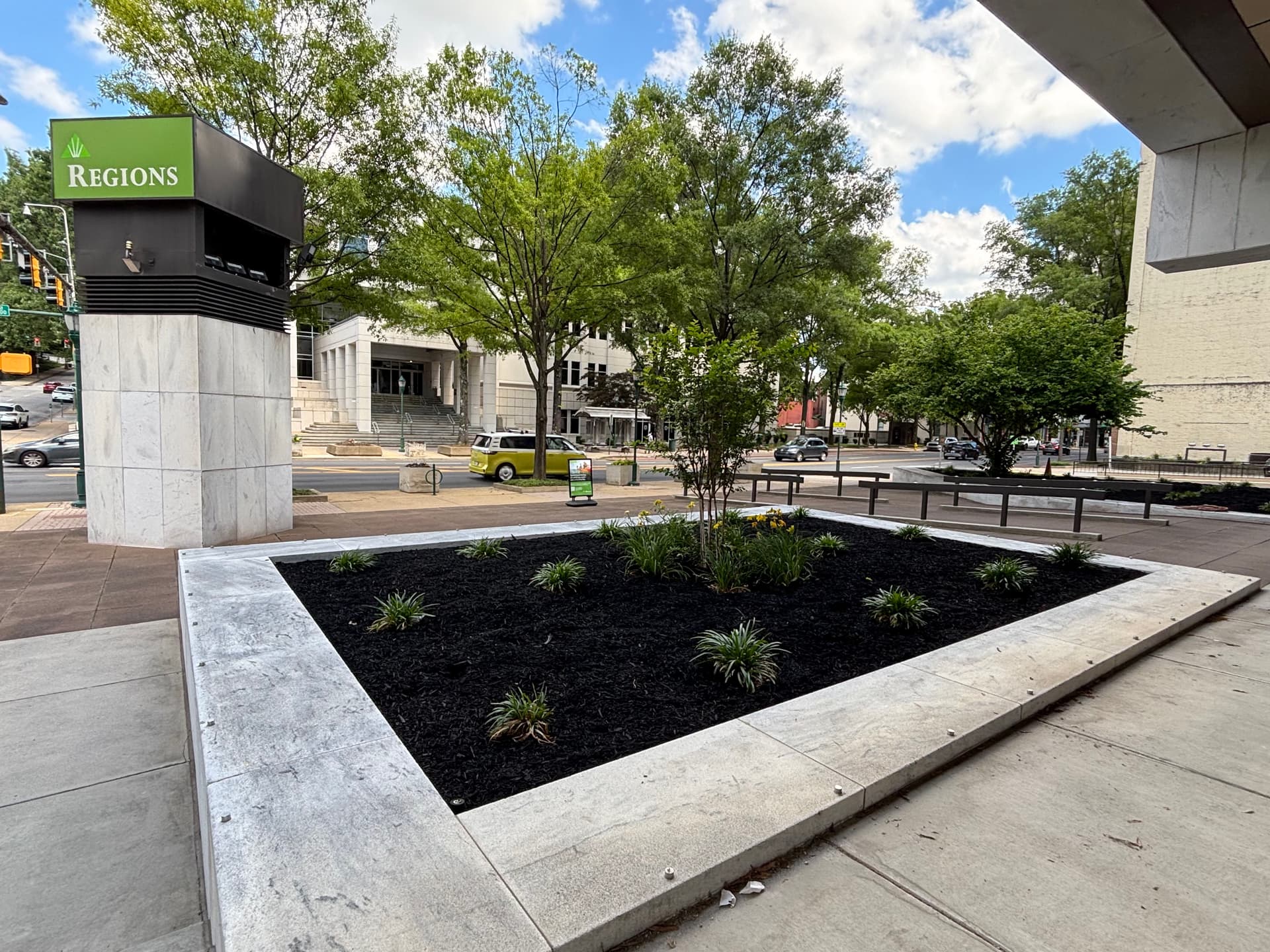 Gallery photos for 100+ Yards of Fresh Mulch Across 10 Regions Bank Locations in Chattanooga: Image #2